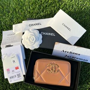 ❌SOLD❌ BNIB Chanel 22A Caramel zippy card Wallet